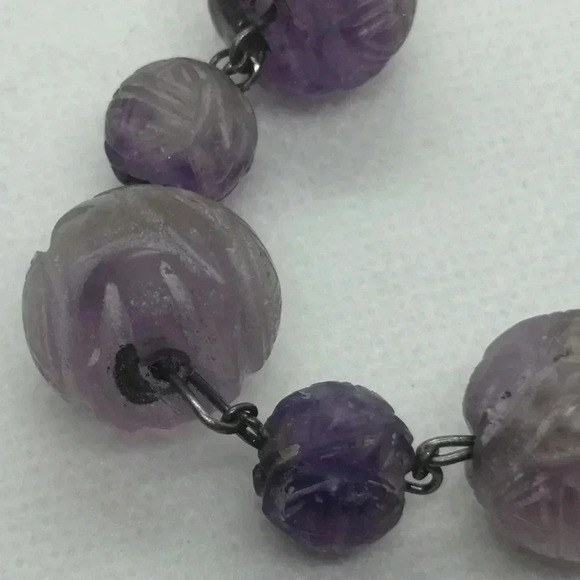 Carved  amethyst bracelet - Picture 2 of 3
